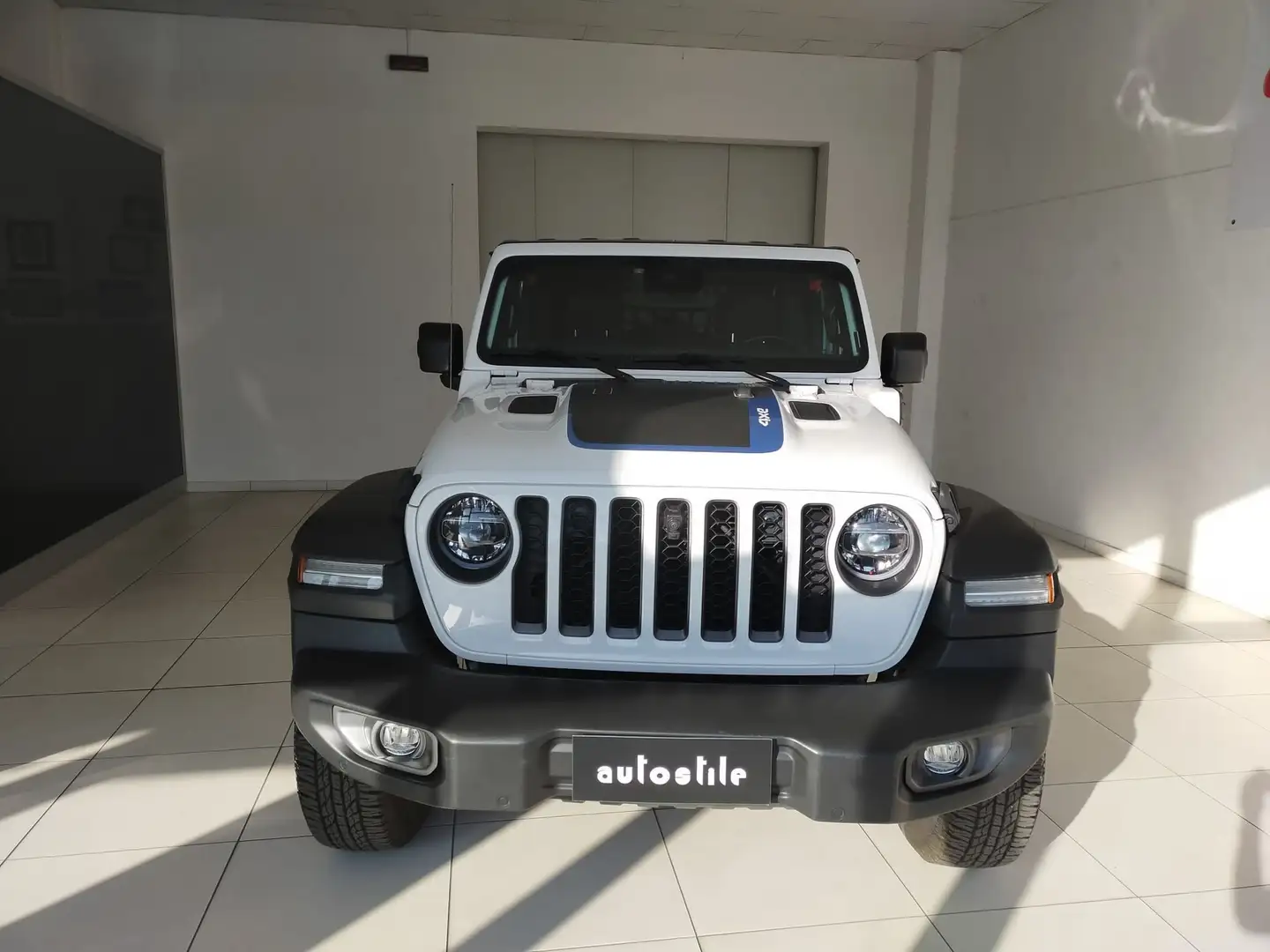 Jeep Wrangler Unlimited 2.0 PHEV ATX 4xe Rubicon Bílá - 2