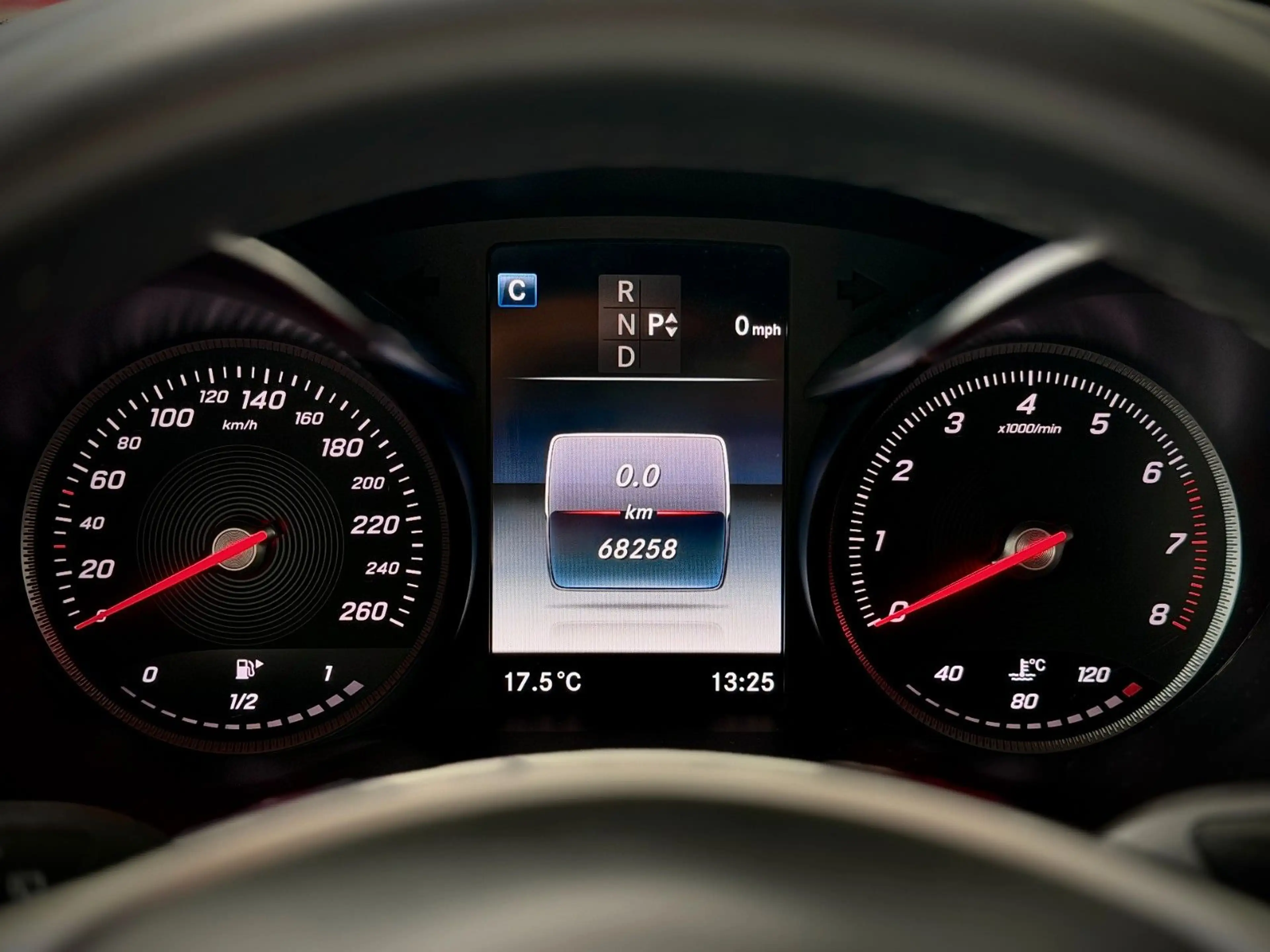 Mercedes-Benz GLC 250 4Matic AMG Pano*AHK*1.Hand*Kamera*Exkl* — photo 15