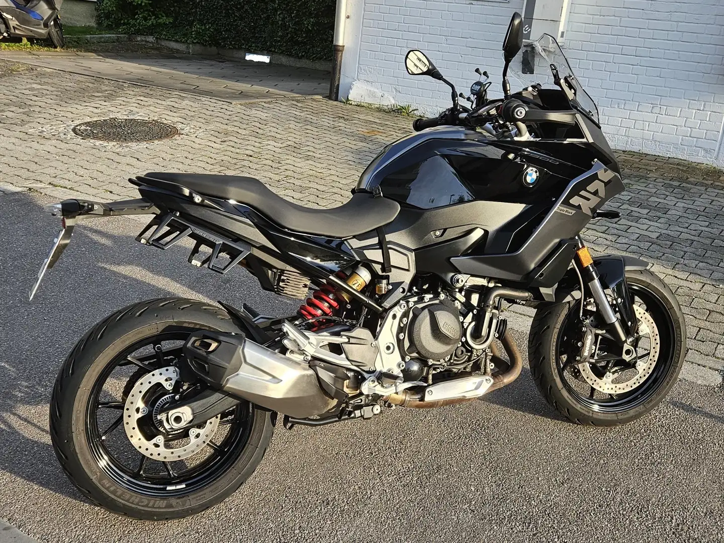 BMW F 900 XR A2 - Vollausstattung - Triple Black Noir - 1