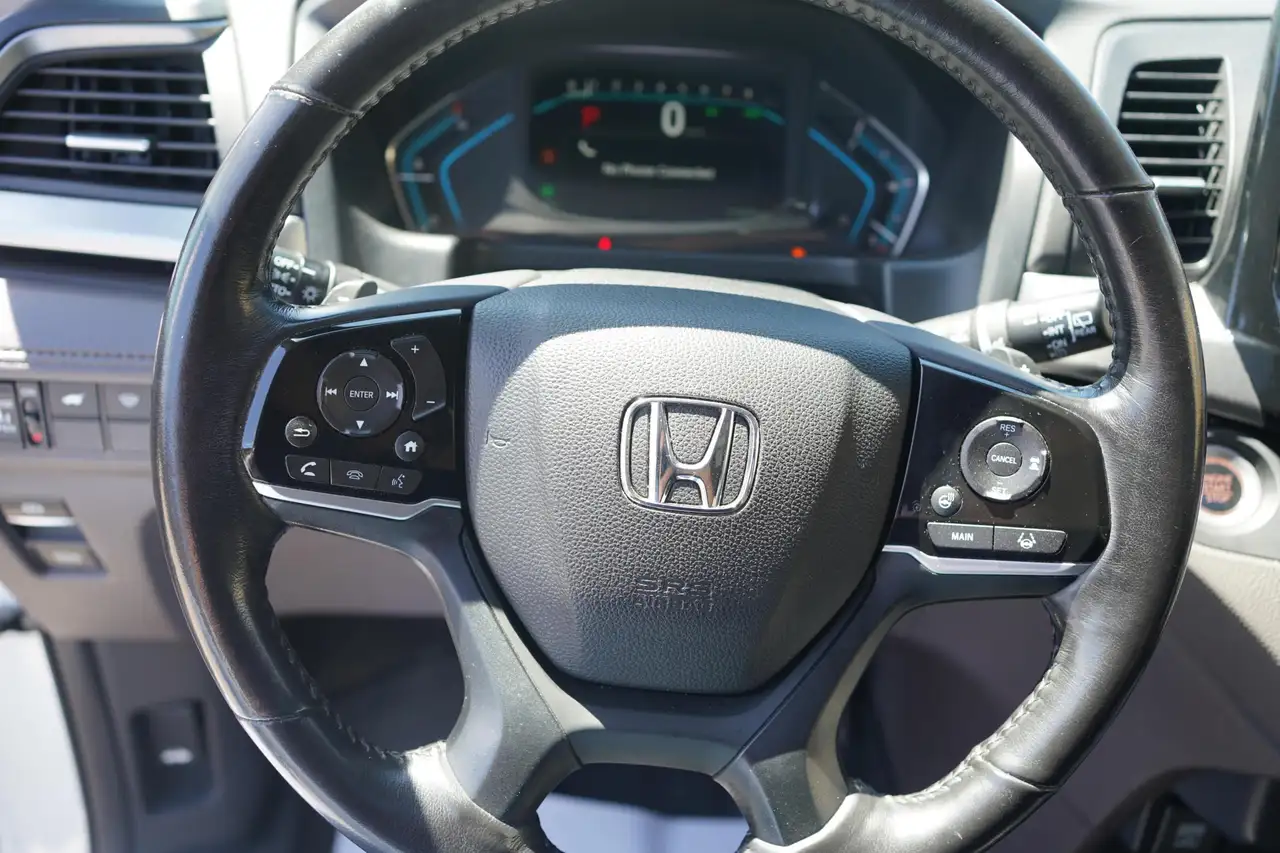 Honda Odyssey снимка Honda Odyssey