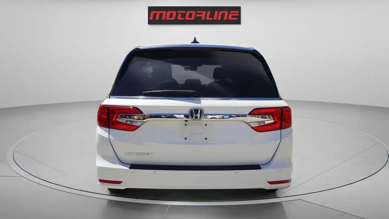 Honda Odyssey снимка Honda Odyssey
