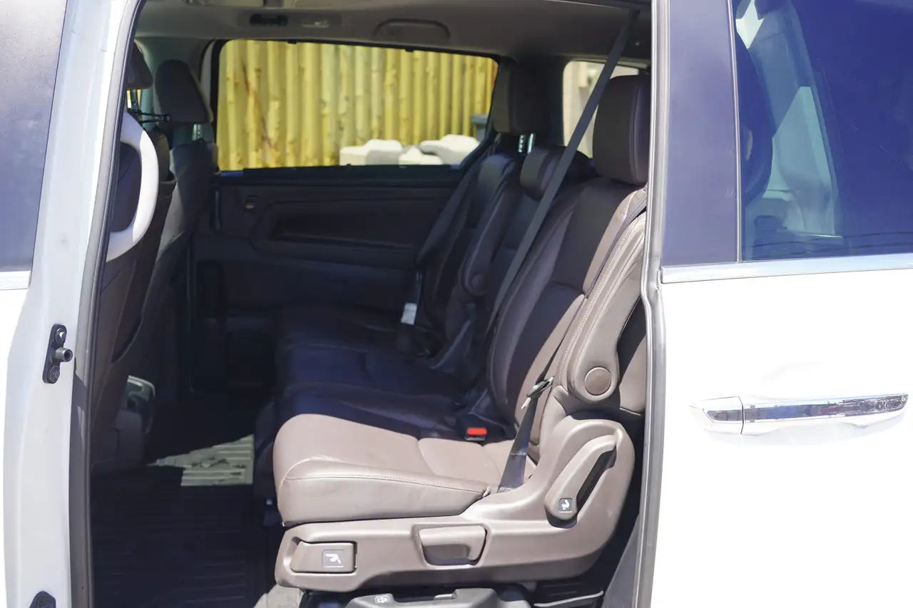 Honda Odyssey снимка Honda Odyssey