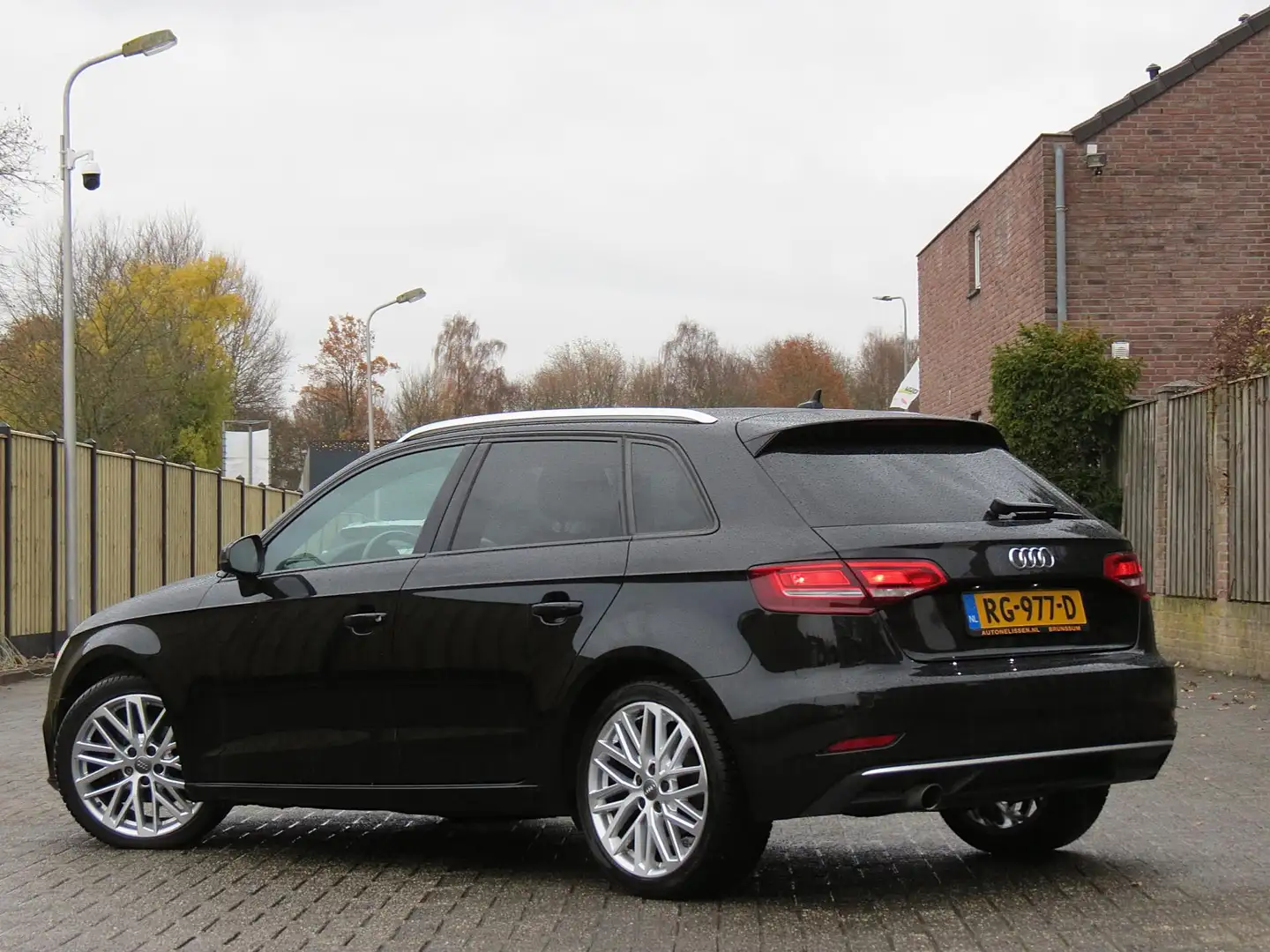Audi A3 Sportback 1.0 TFSI Sport S Line Edition | AUTOMAAT Negro - 2
