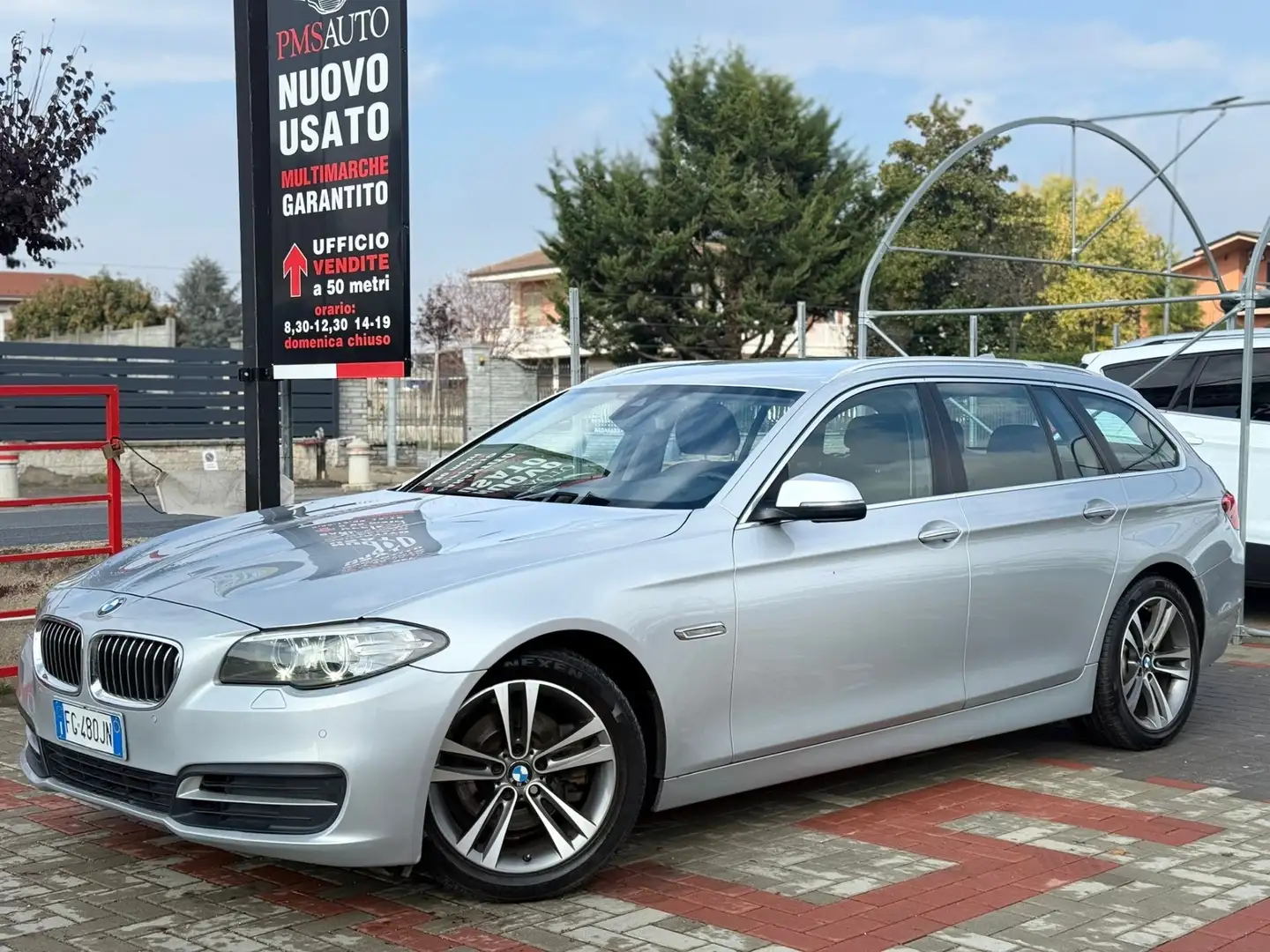 BMW 520 520d Touring Business aut. Plateado - 2