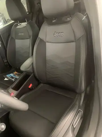Jeep Avenger view 8