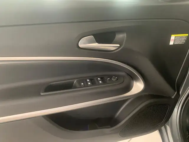 Jeep Avenger view 15
