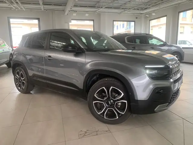 Jeep Avenger view 2