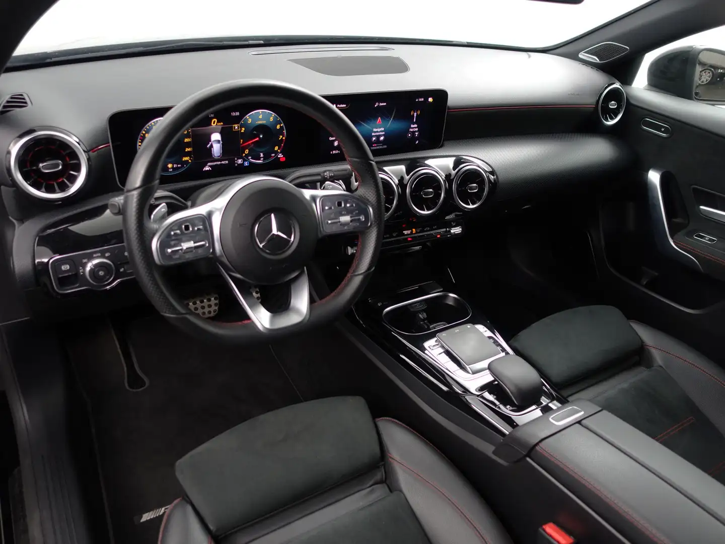 Mercedes-Benz A 35 AMG 4MATIC Premium Plus- Burmester Surround, Stoel Mem Noir - 2