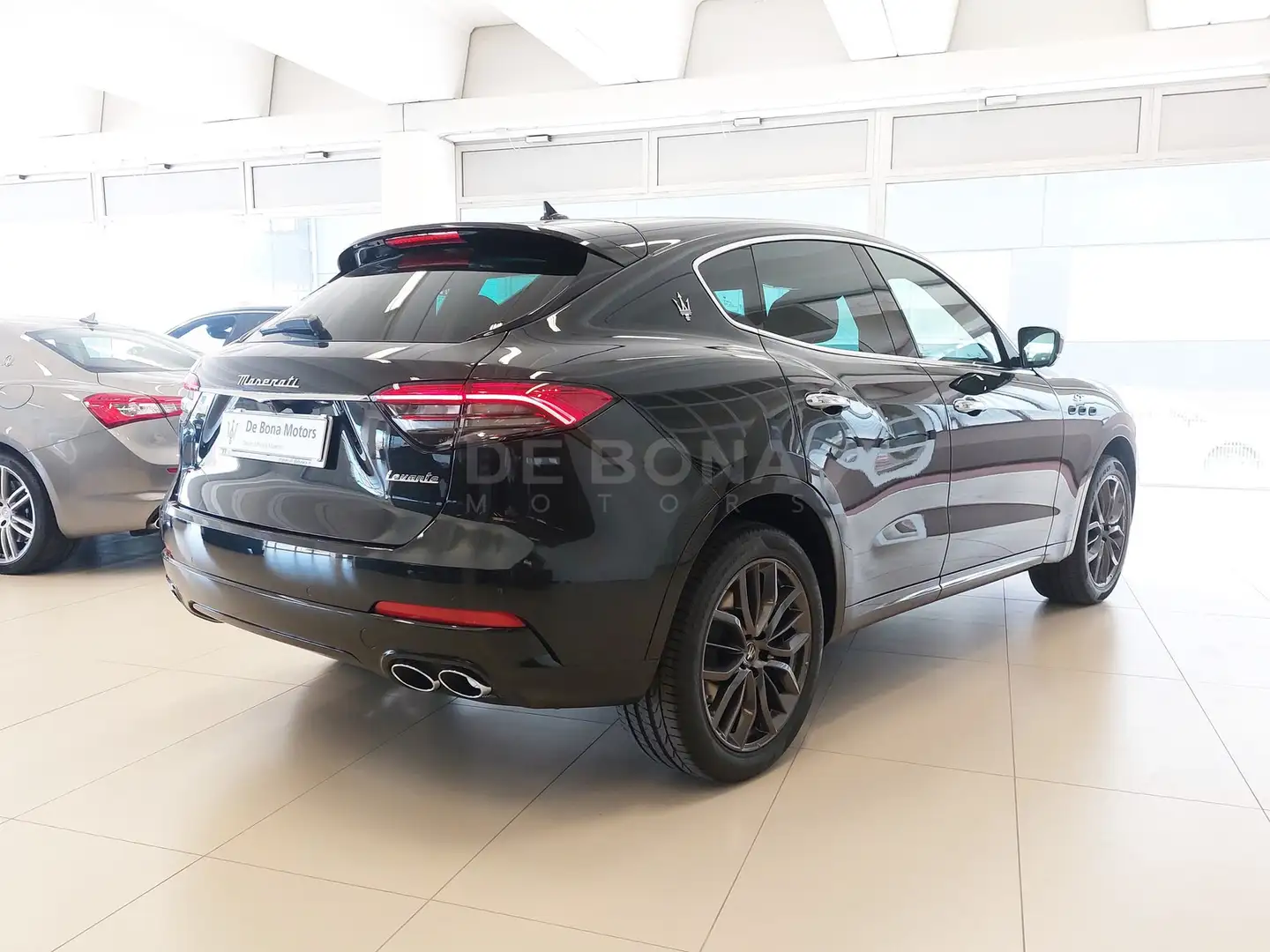 Maserati Levante 2.0 mhev gt 330cv auto Nero - 2