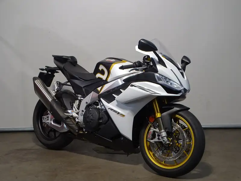 Aprilia RSV4 - foto 2