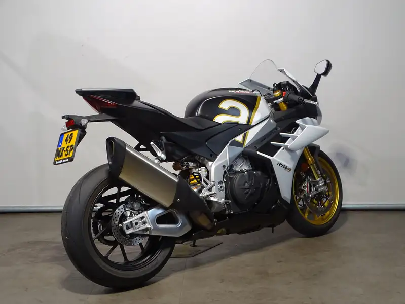 Aprilia RSV4 - foto 3