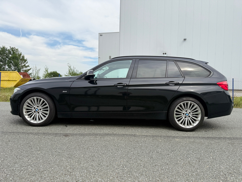 BMW 318 318d xDrive Touring Sport Line — photo 14