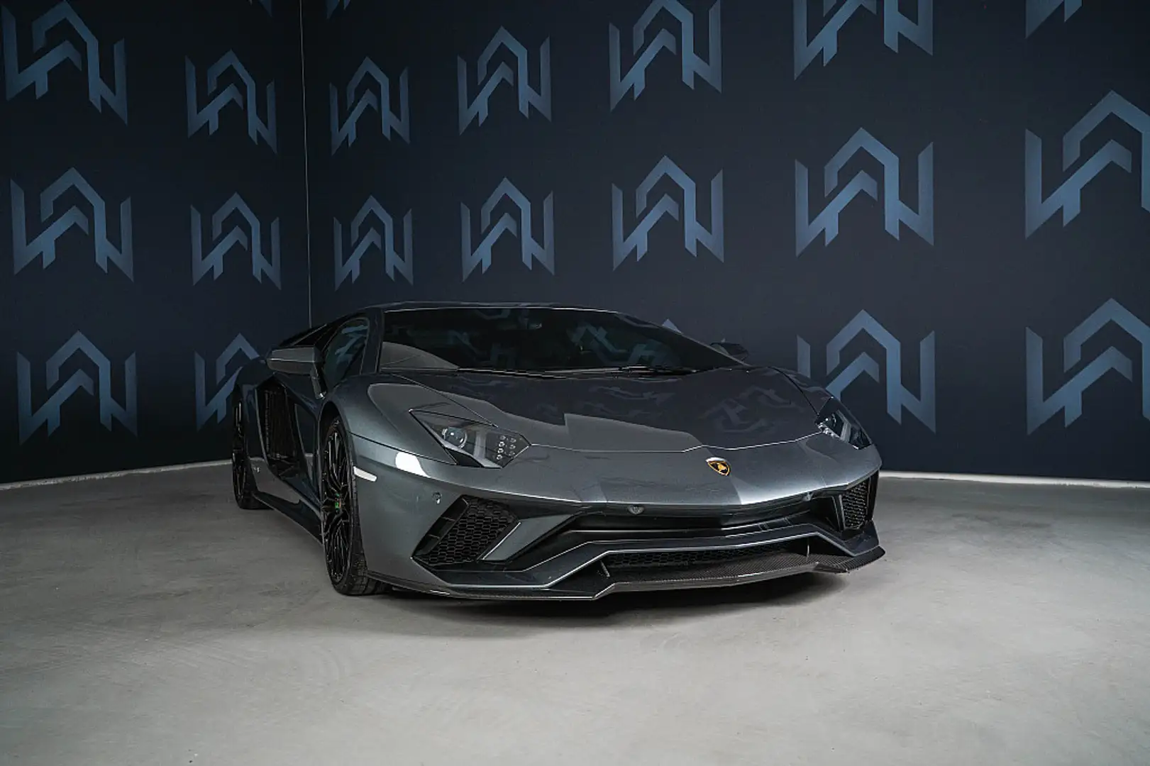 Lamborghini Aventador S siva - 2