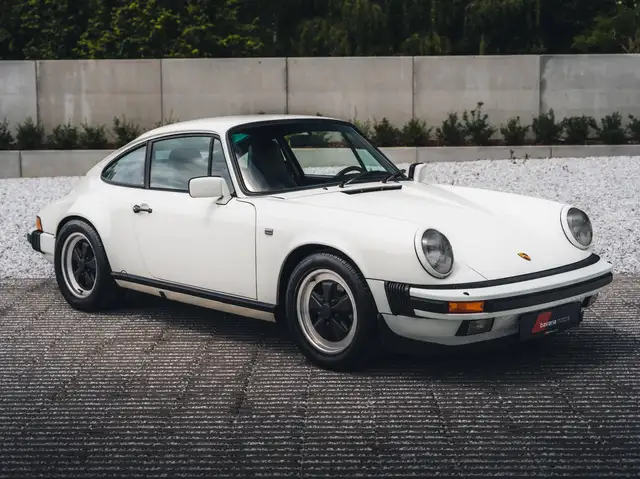 Porsche 911 main image