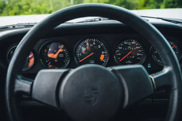 Porsche 911 view 12