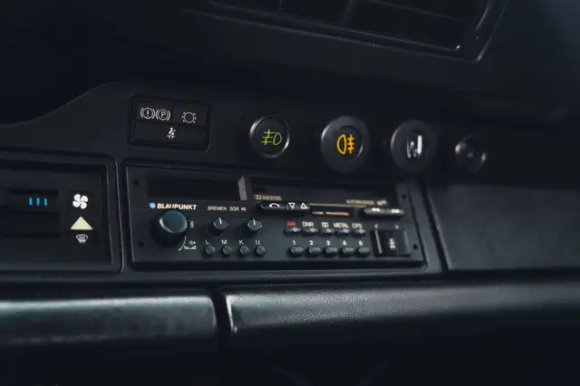 Porsche 911 view 15