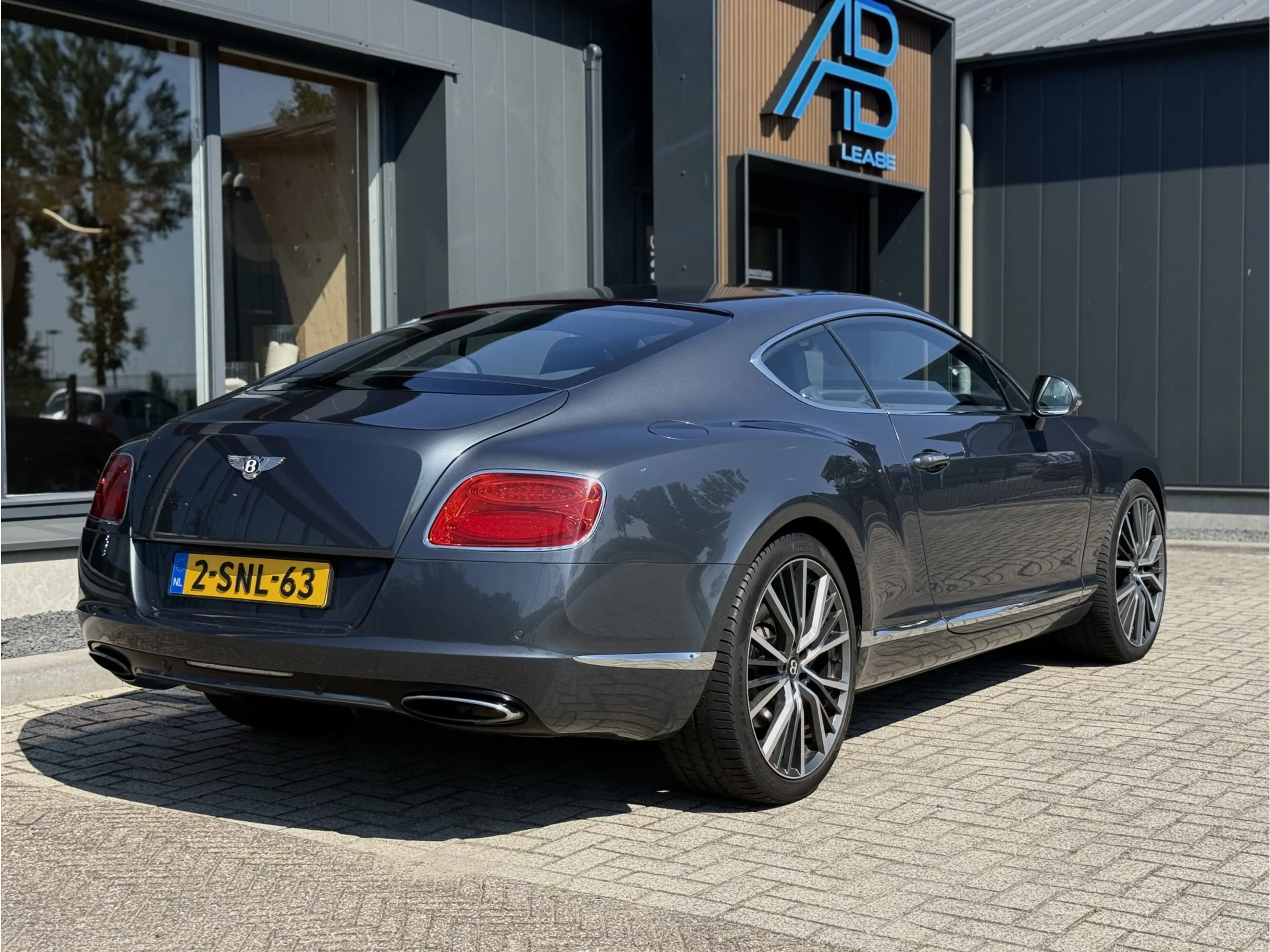 Bentley Continental GT 6.0 W12 — photo 4