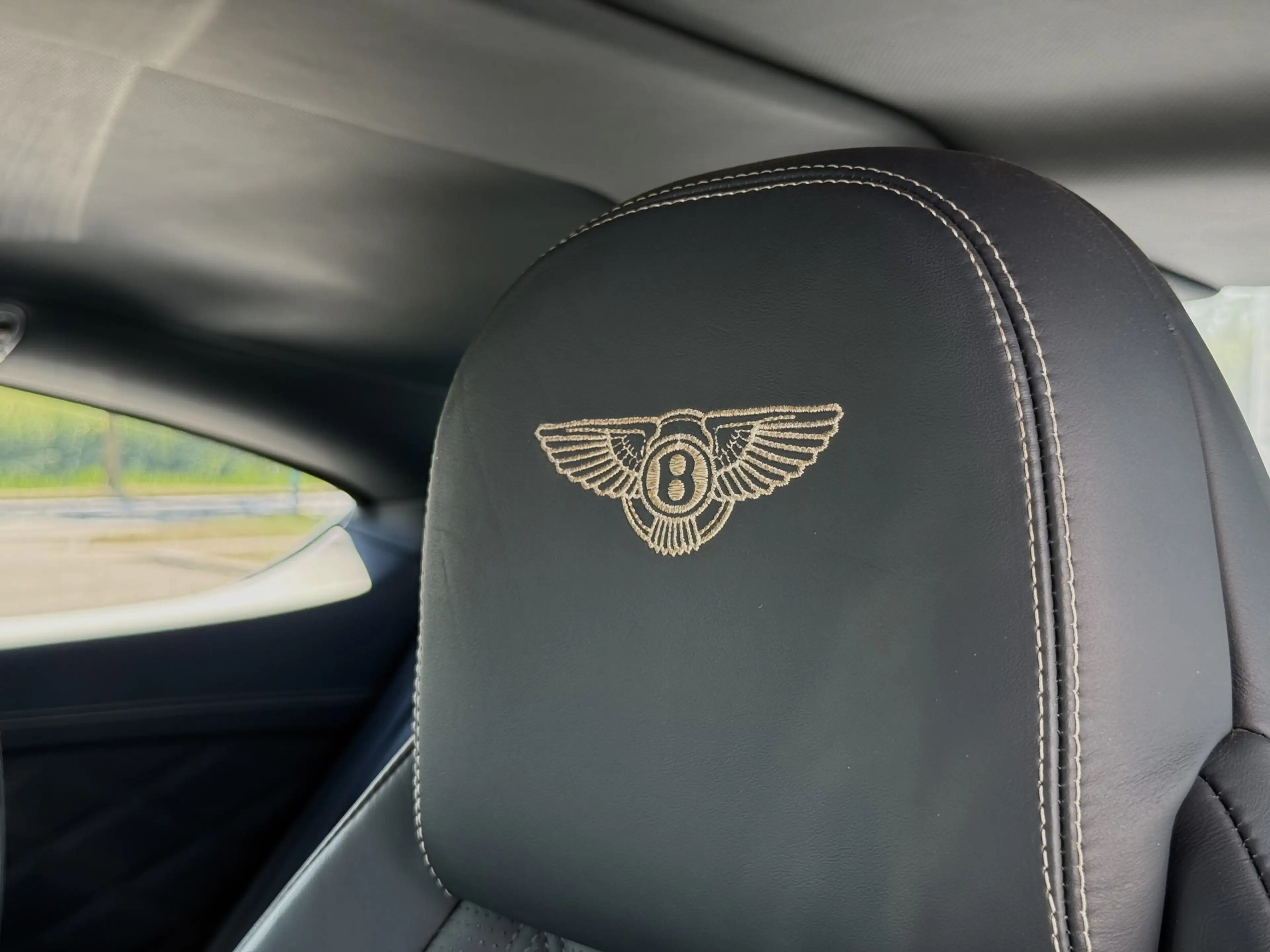 Bentley Continental GT 6.0 W12 — photo 15