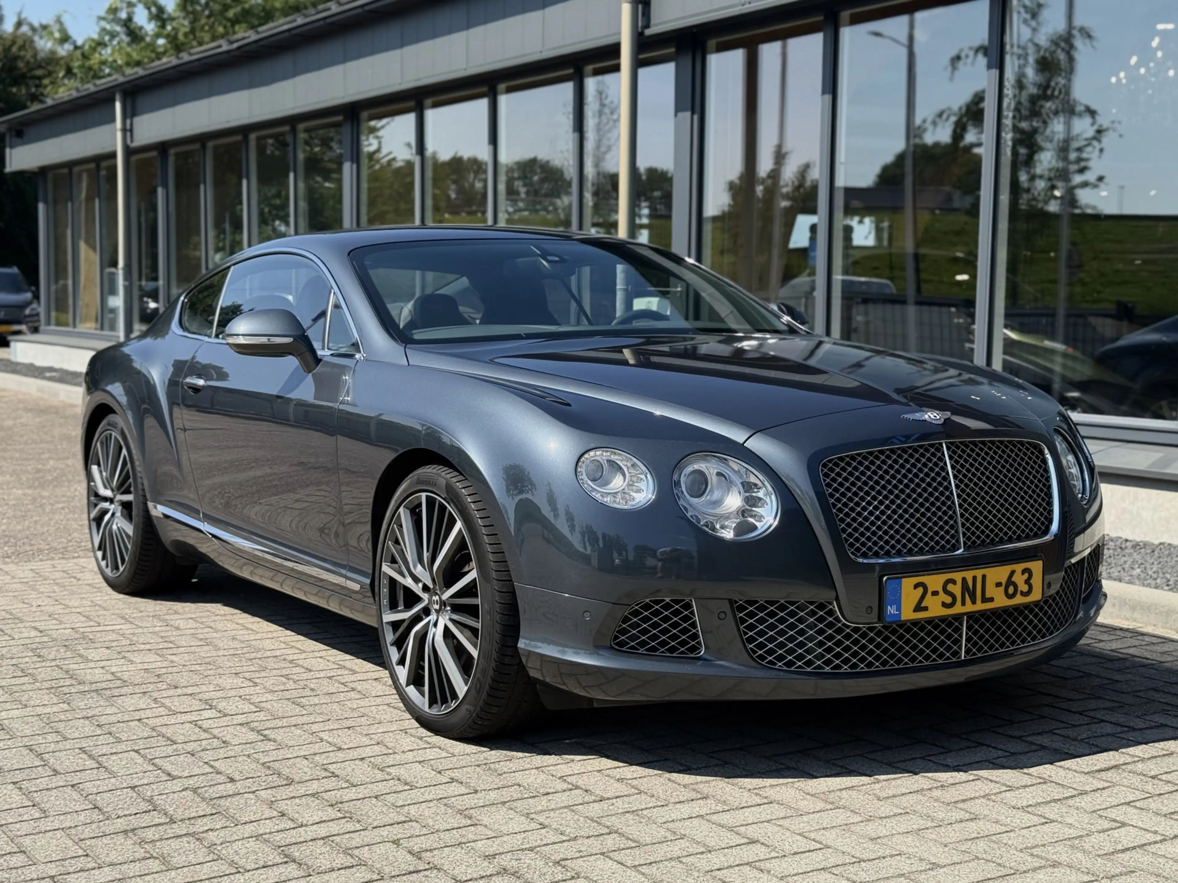 Bentley Continental GT 6.0 W12 — photo 5