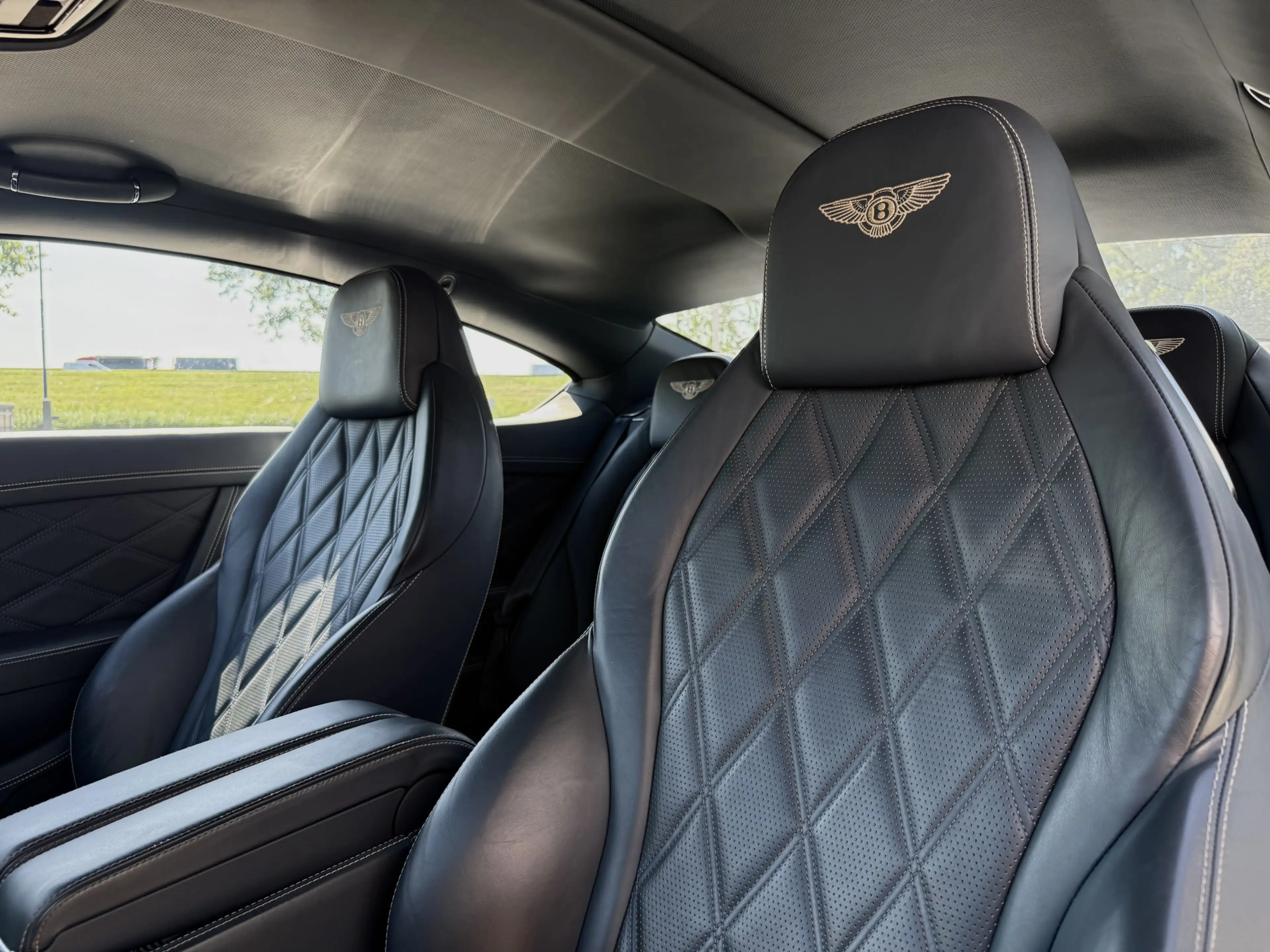 Bentley Continental GT 6.0 W12 — photo 14