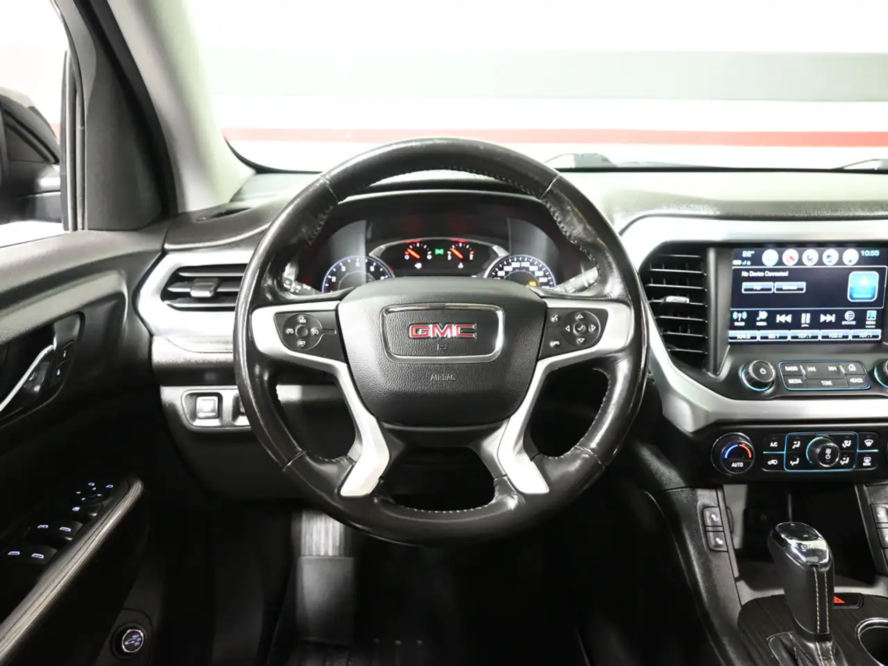 GMC Acadia снимка GMC Acadia