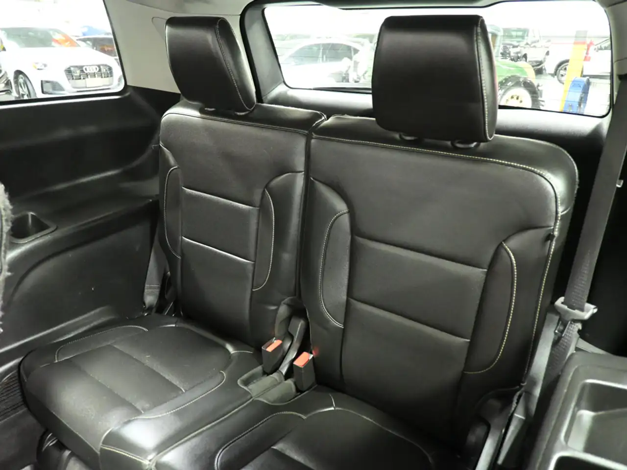 GMC Acadia снимка GMC Acadia