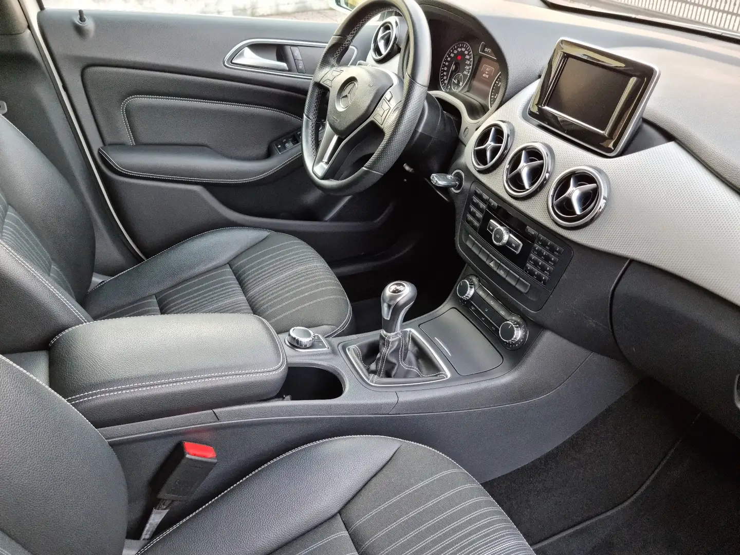 Mercedes-Benz B 200 Ngd Premium / Xeno / 17" / Telecamera Bianco - 2
