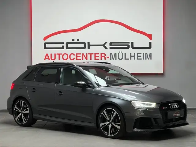 Audi RS3 view 4