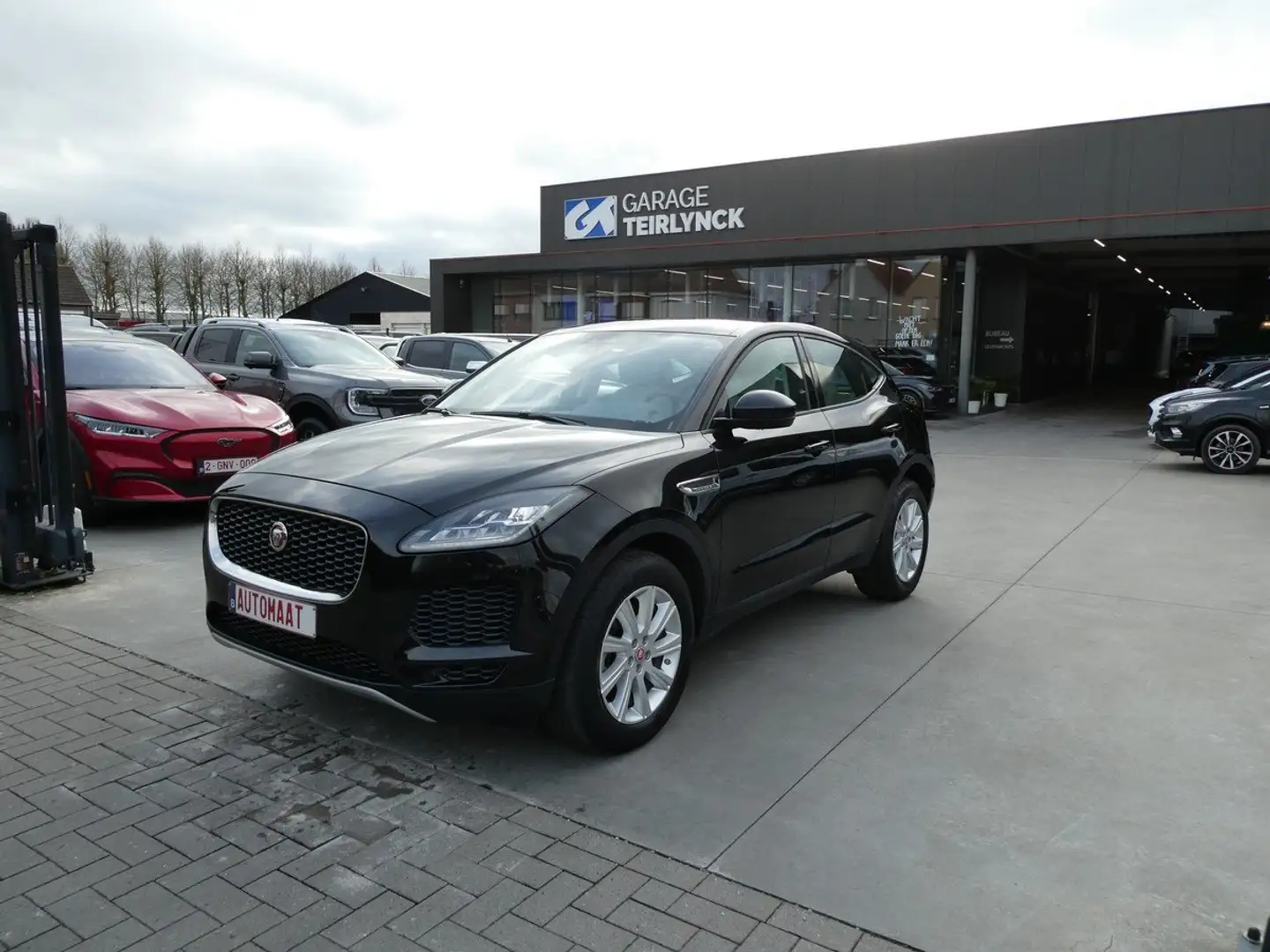 Jaguar E-Pace 2.0D 150pk Automaat AWD Leder Pano Camera (37105) Noir - 2