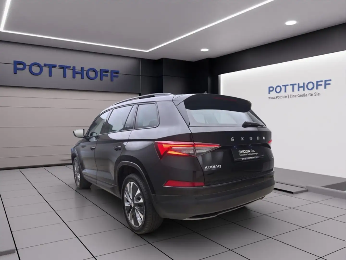 Skoda Kodiaq 2.0 TDI DSG 4x4 TOUR NAVI MATRIX AHK KAMERA 7S Schwarz - 2