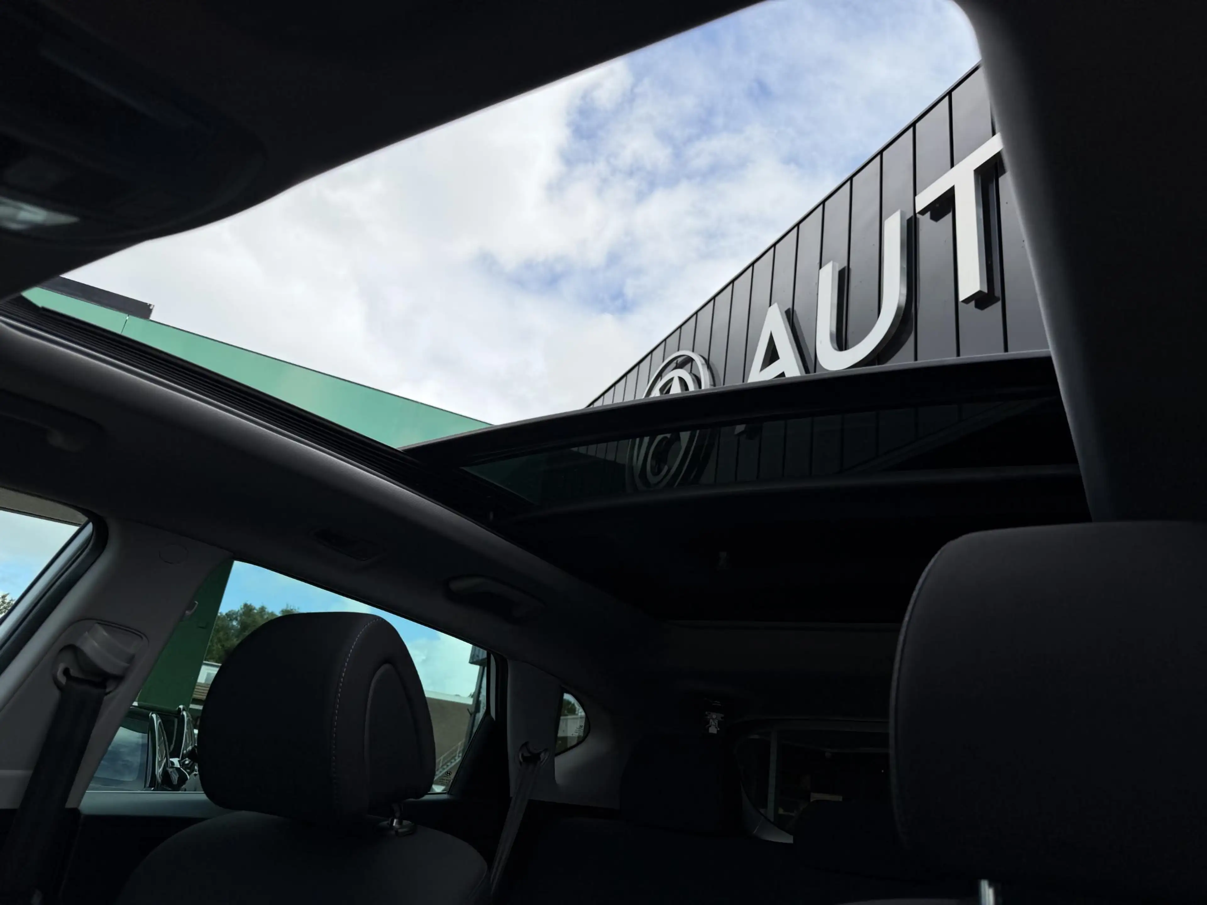 Hyundai TUCSON 1.6 T-GDi Comfort PANORAMADAK | CAMERA | TREKHAAK — photo 10
