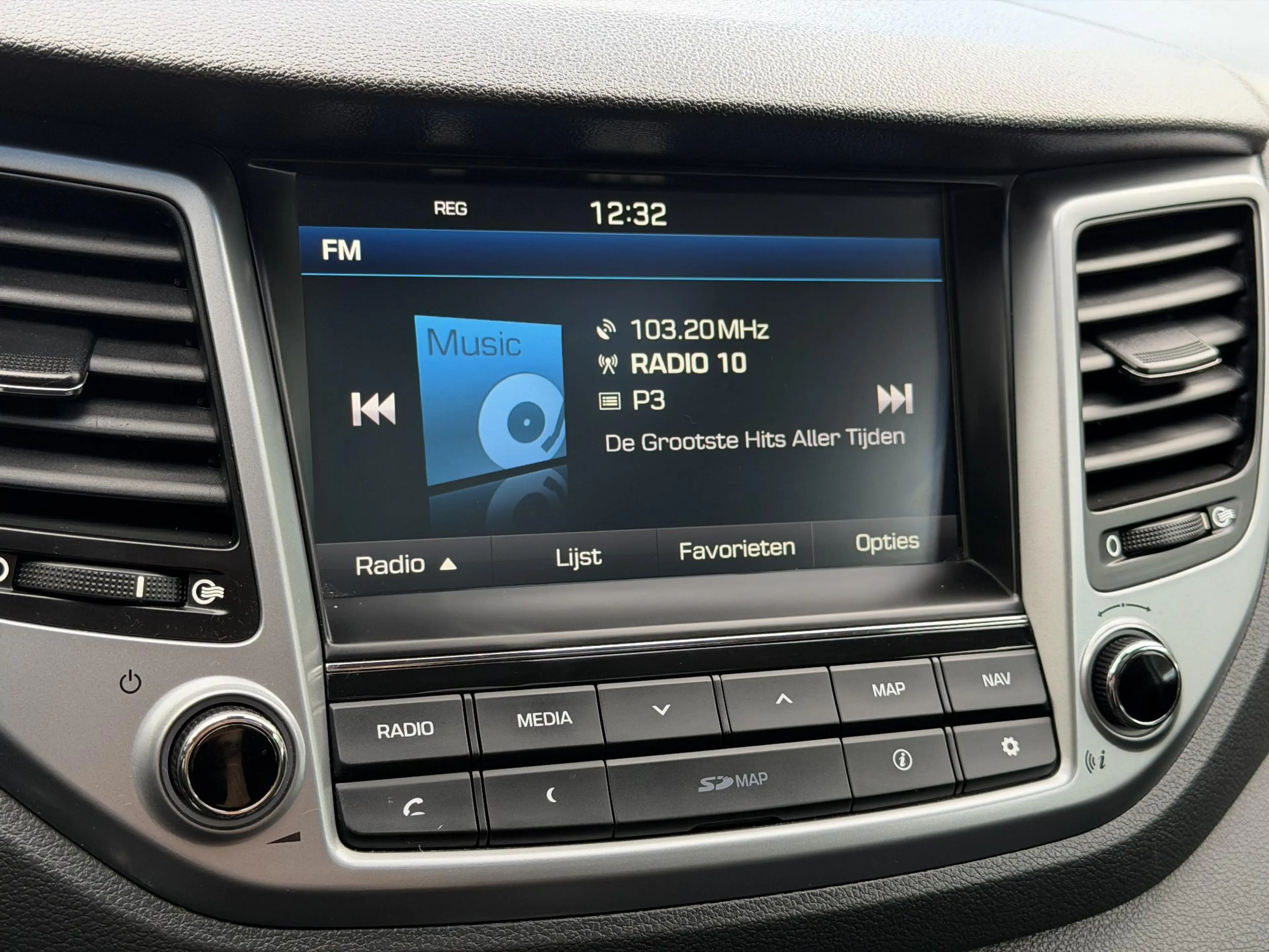 Hyundai TUCSON 1.6 T-GDi Comfort PANORAMADAK | CAMERA | TREKHAAK — photo 16