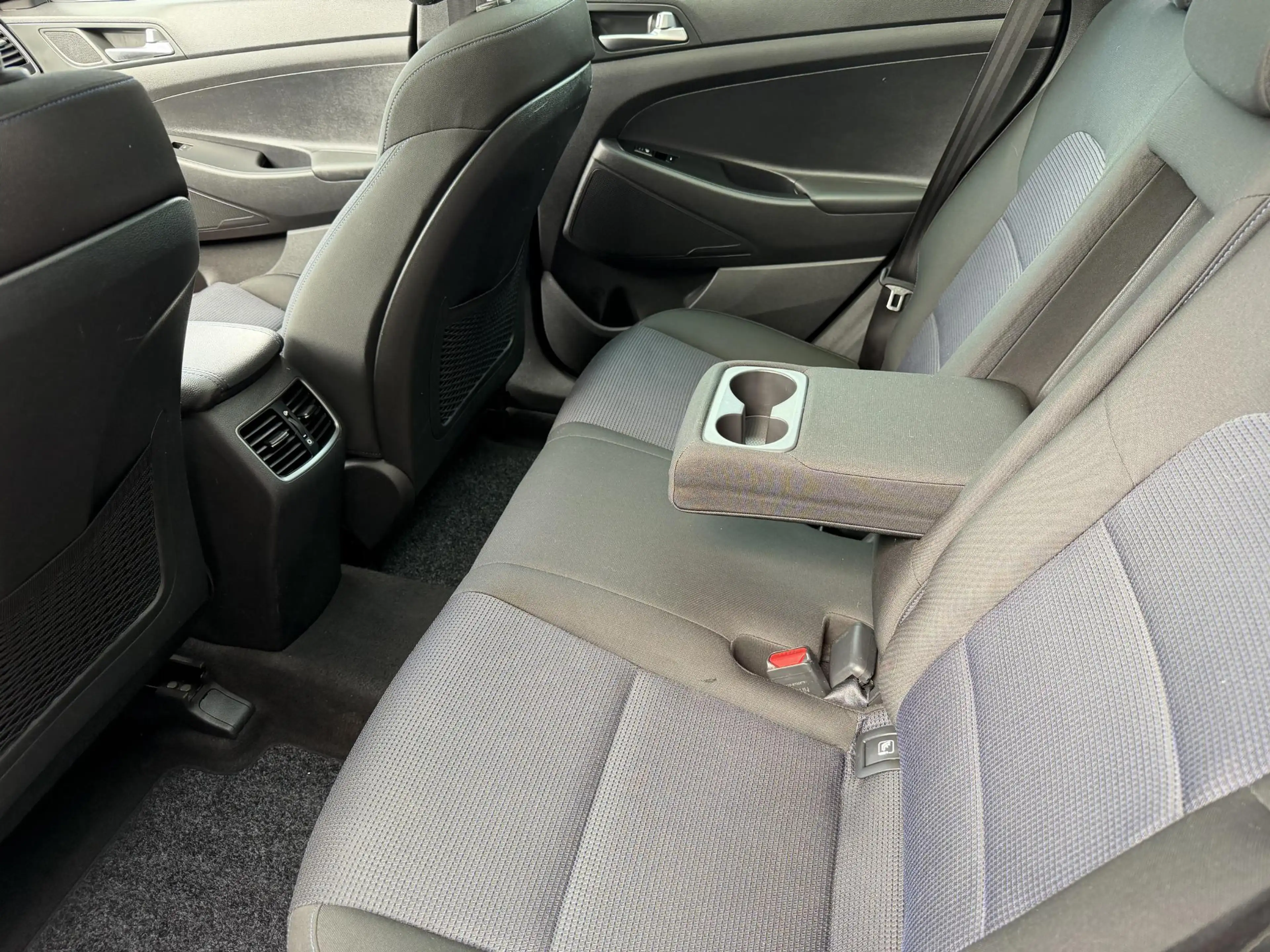 Hyundai TUCSON 1.6 T-GDi Comfort PANORAMADAK | CAMERA | TREKHAAK — photo 9