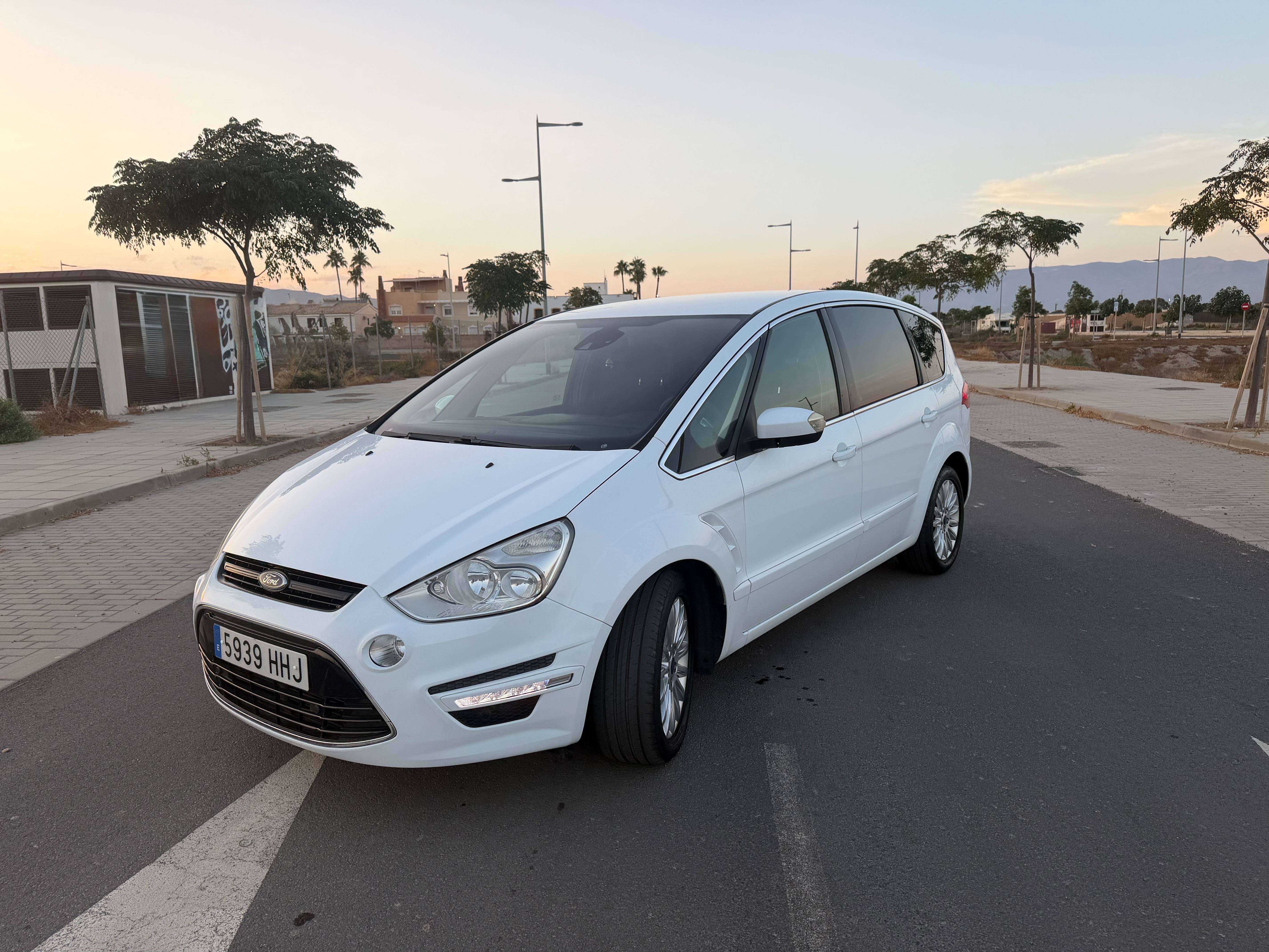 Ford S-Max S-Max 2.0TDCI Titanium Powershift 140 Titanium - foto 1