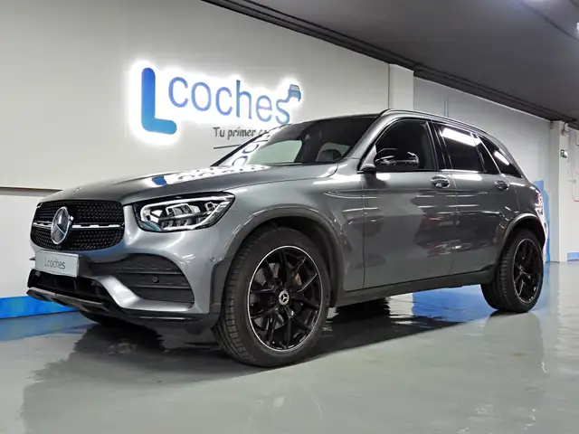 Mercedes-Benz 220 view 4