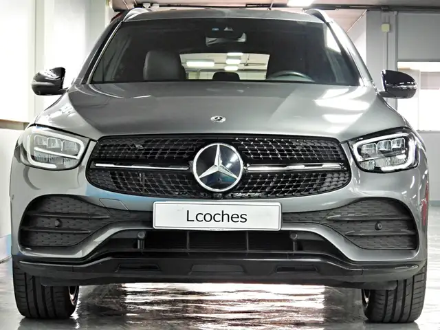 Mercedes-Benz 220 view 6