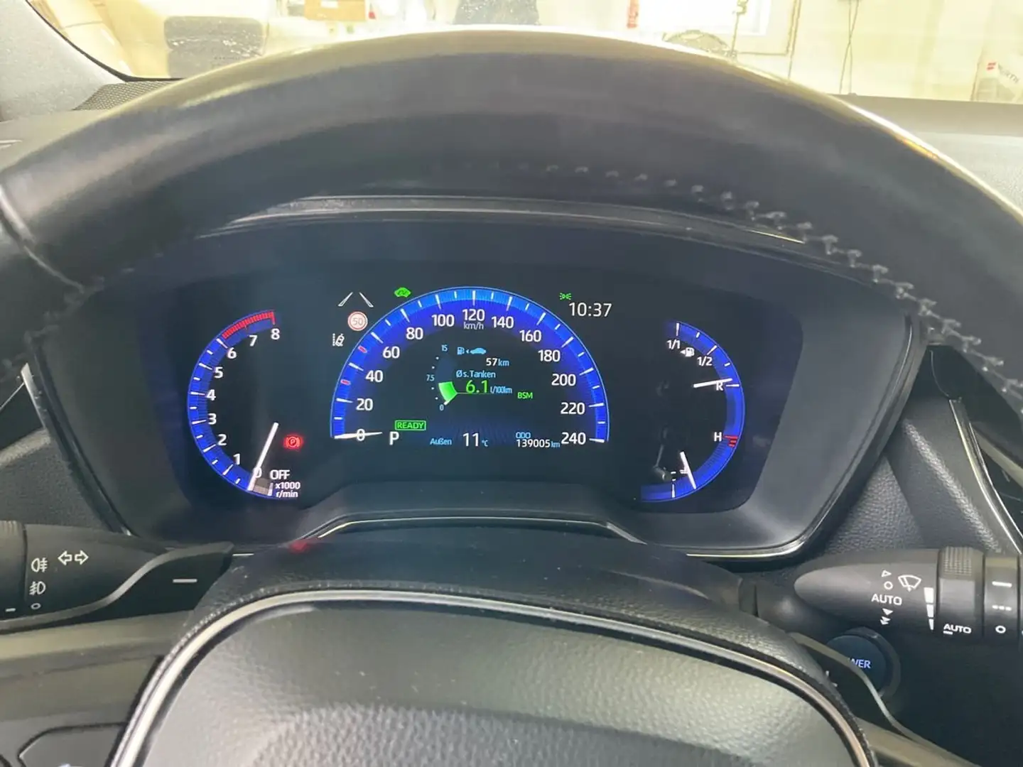 Toyota Corolla 2.0 Hybrid Comfort Weiß - 2