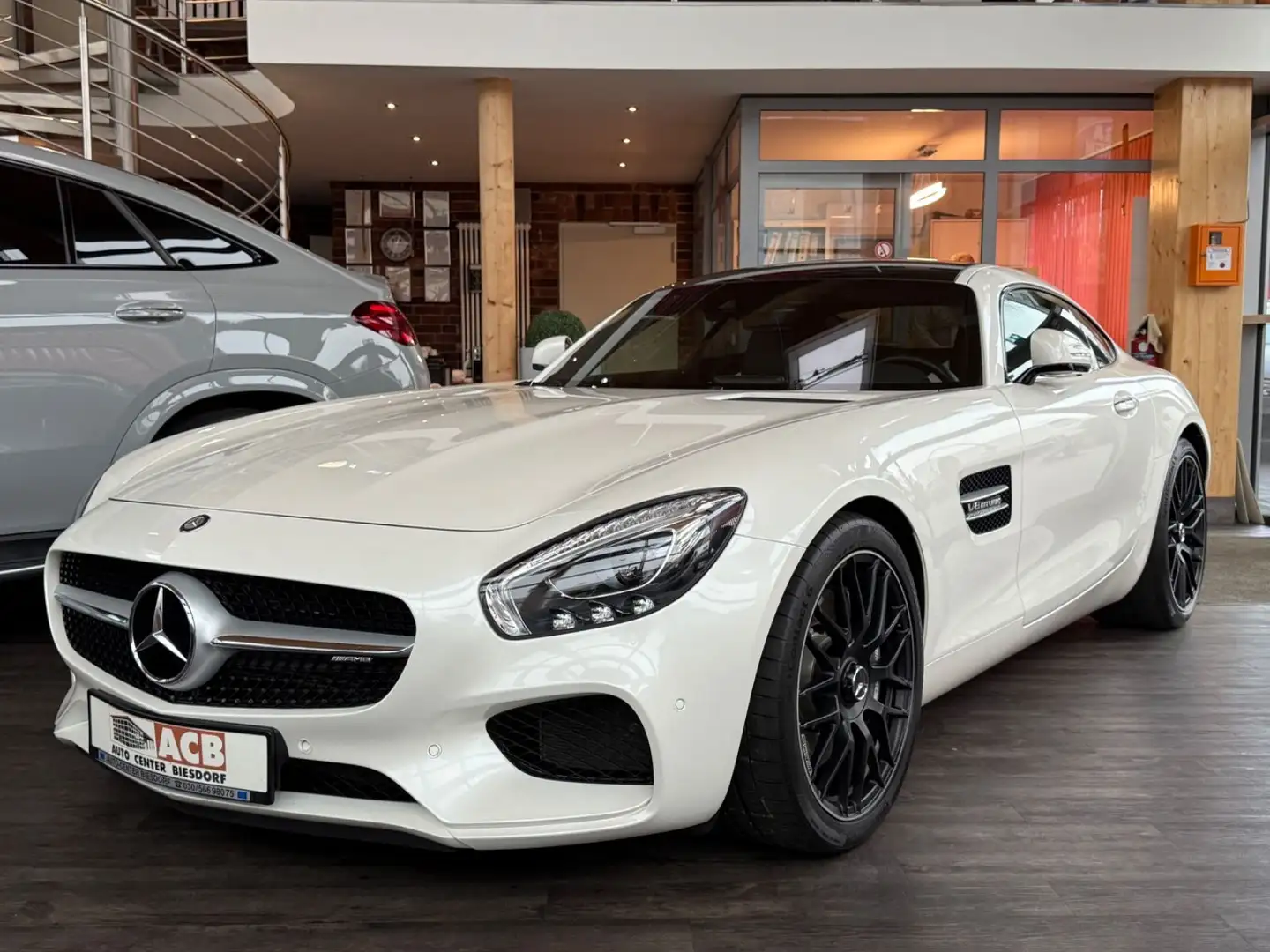 Mercedes-Benz AMG GT Coupe Designo Pano Burmester Exclusiv 20" Blanc - 2