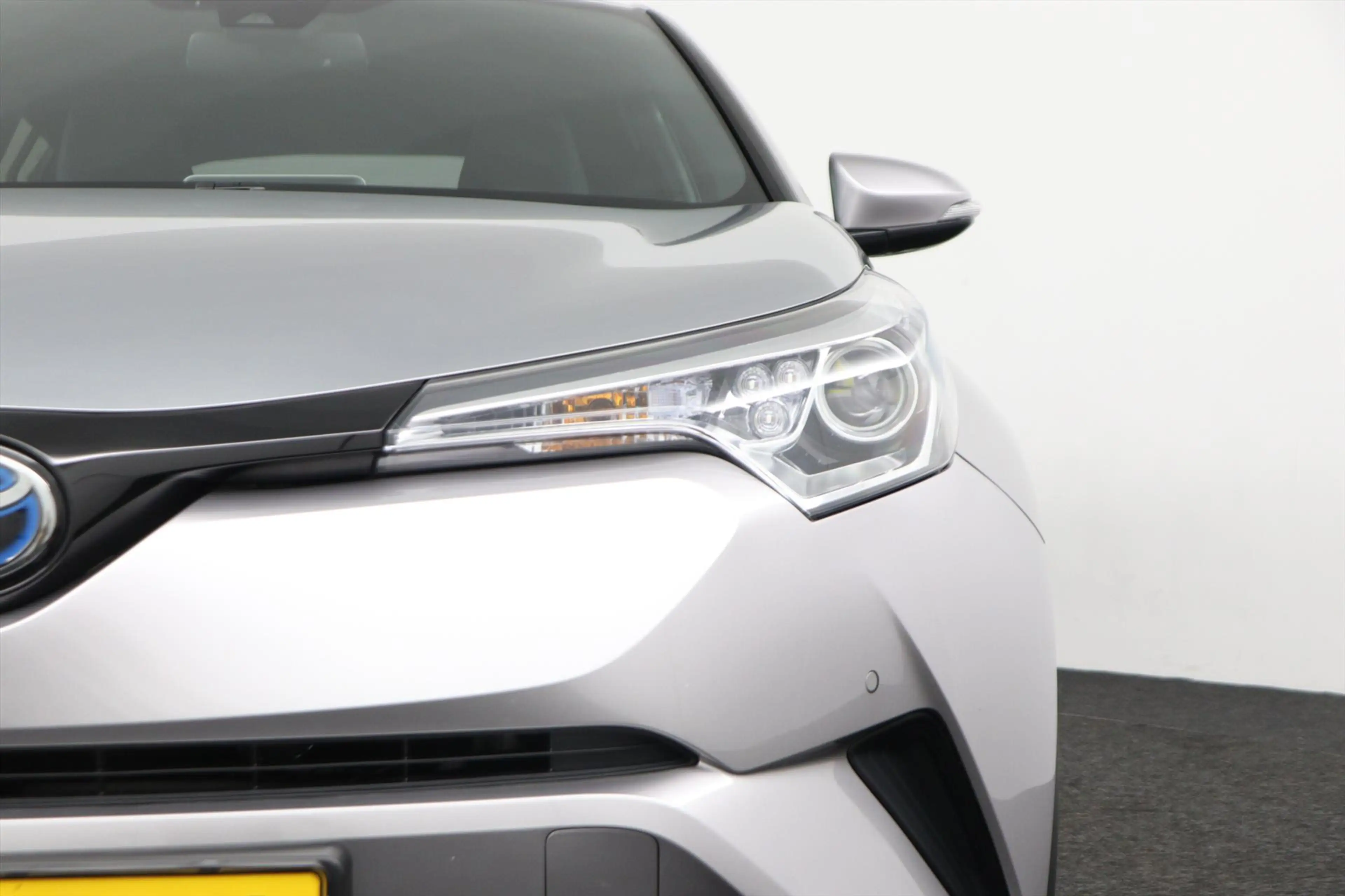 Toyota C-HR 1.8 HYBRID DYNAMIC CVT AUTOMAAT ECC/CRUISE/NAV/CAM — photo 2