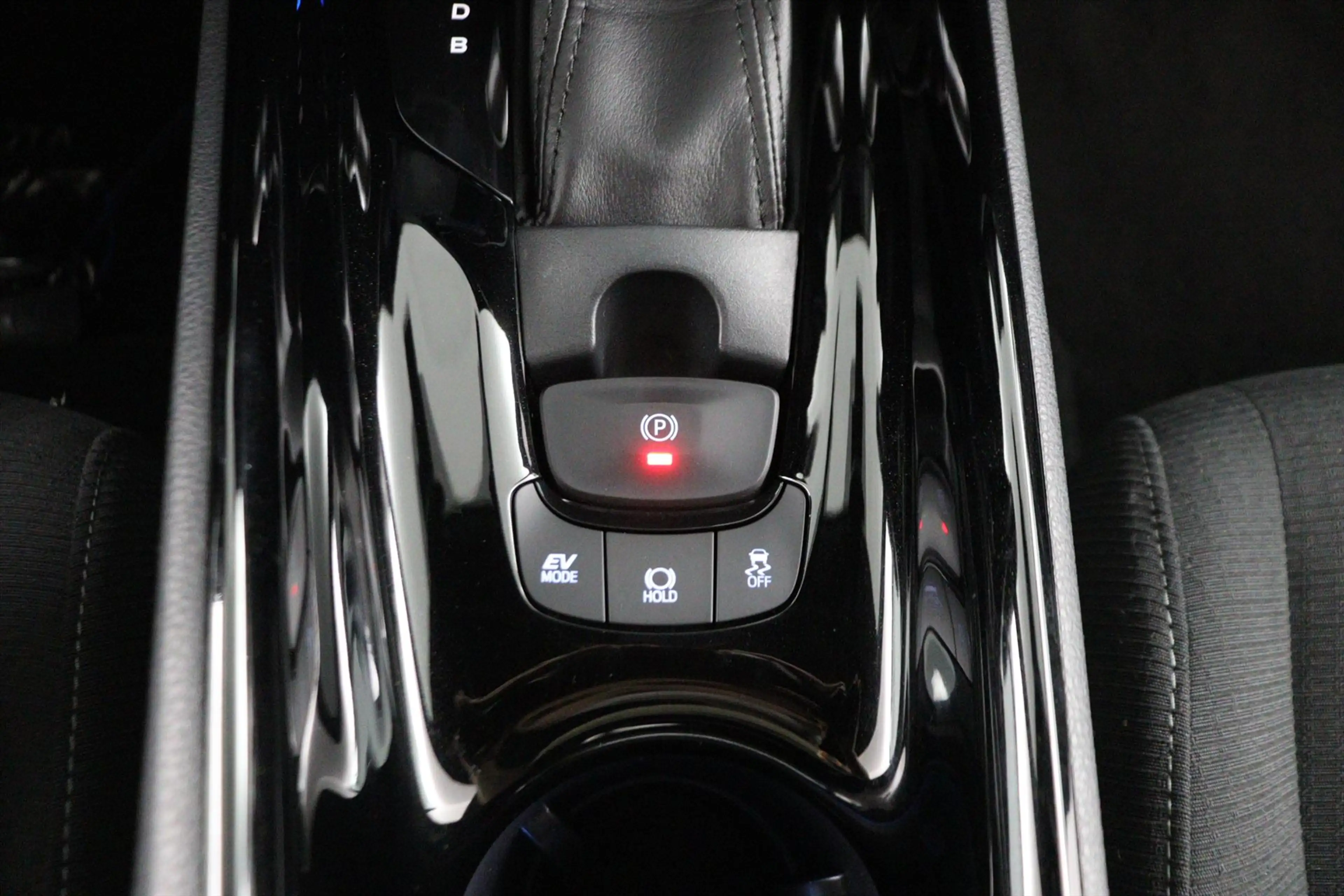 Toyota C-HR 1.8 HYBRID DYNAMIC CVT AUTOMAAT ECC/CRUISE/NAV/CAM — photo 42