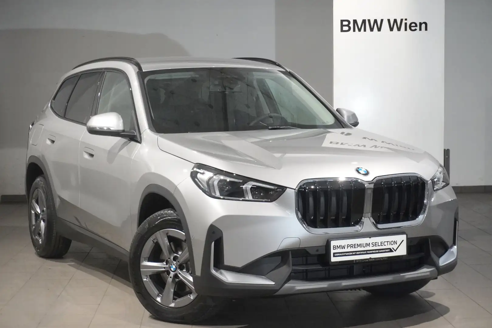 BMW X1 X1 sDrive20d Silber - 1