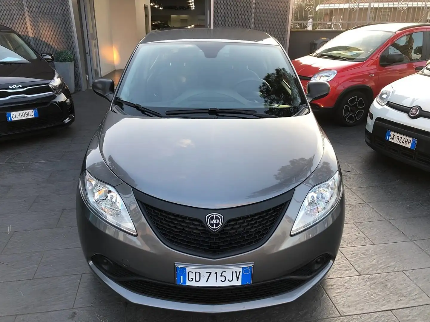 Lancia Ypsilon 1.0 hybrid Silver 70 Cv PREZZO REALE Grau - 1