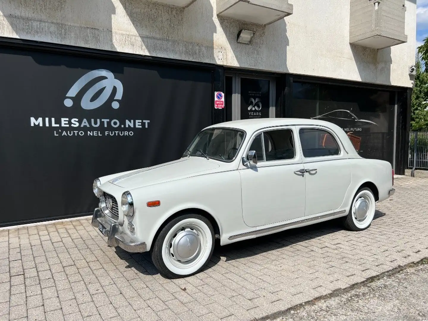 Lancia Appia ASI Alb - 1