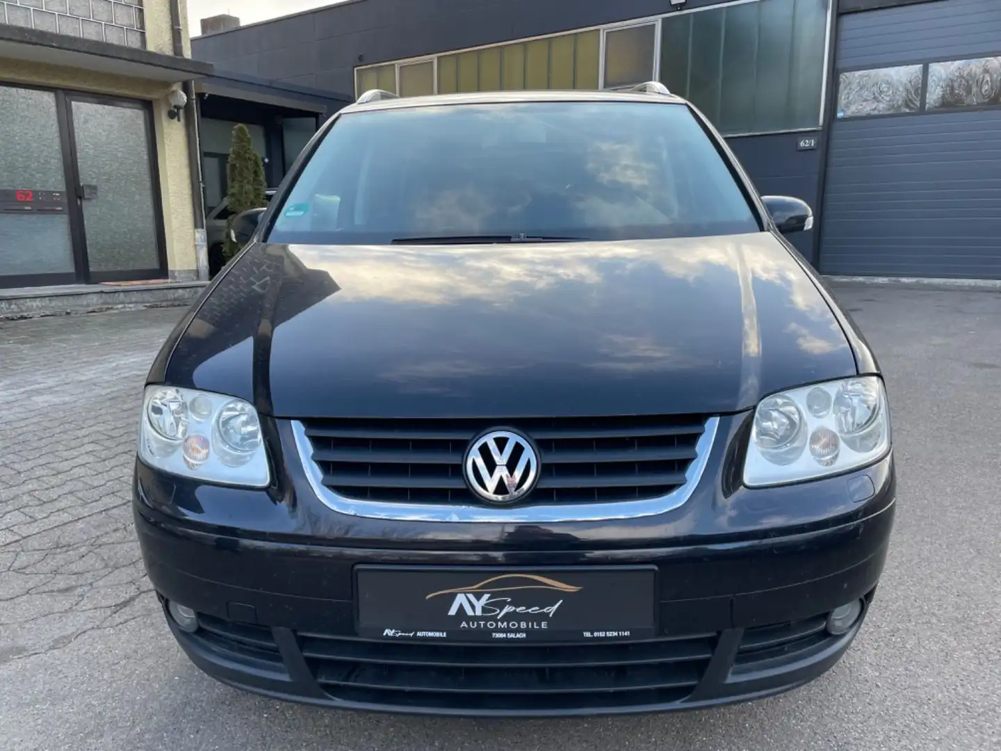 Volkswagen Touran Highline 7-SITZER/SHZ/KLIMA/TEMP. Schwarz - 2