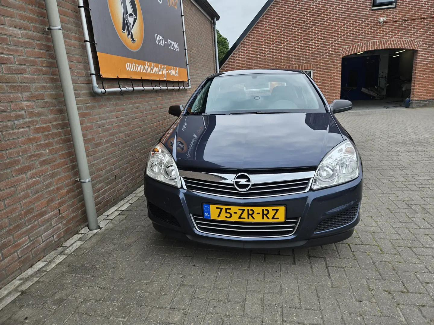 Opel Astra 1.7 CDTi Business Grijs - 2