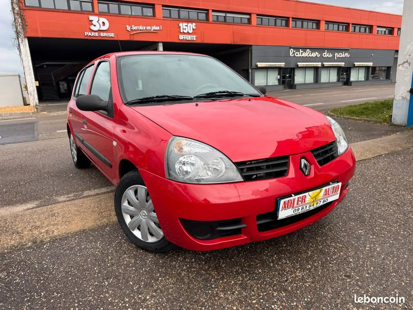 Renault Clio II (2) CAMPUS 1.2 60cv AUTHENTIQUE 5P Rouge - 1