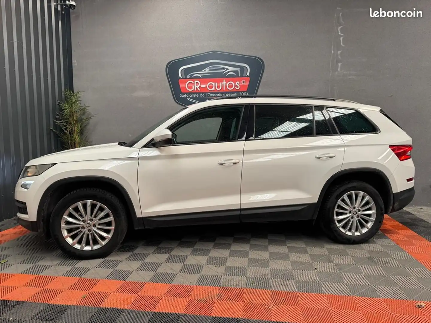 Skoda Kodiaq 1.4 Tsi 150cv Business DSG Carplay jantes roue de  Blanco - 2