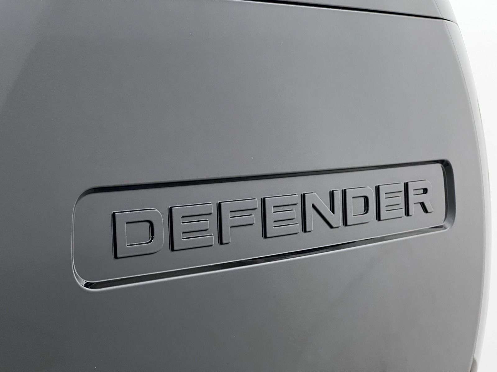 2026 Land Rover Defender 110 P400 X-DYNAMIC SE thumb 11
