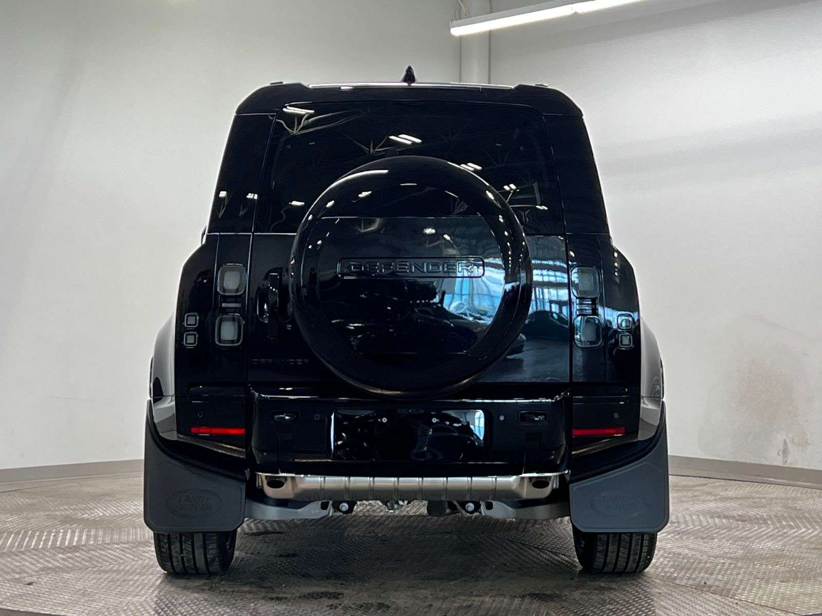 2026 Land Rover Defender 110 P400 X-DYNAMIC SE thumb 6