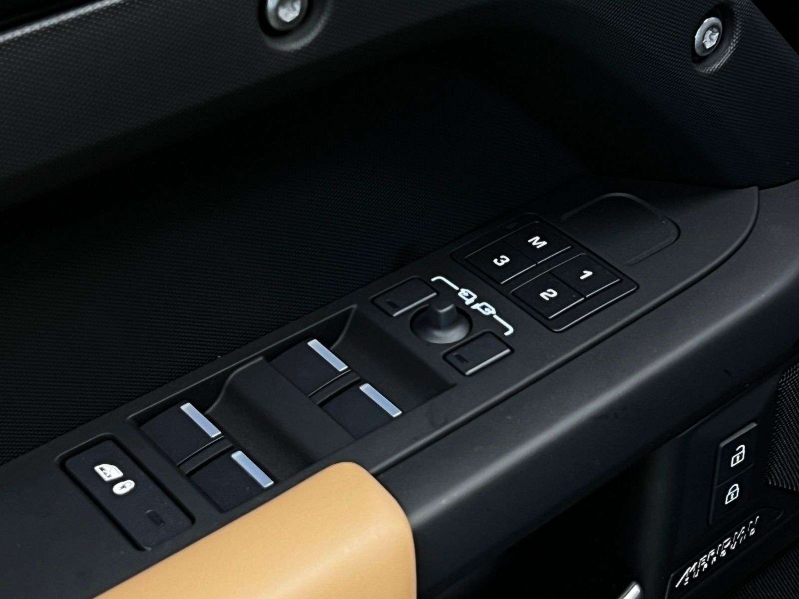 2026 Land Rover Defender 110 P400 X-DYNAMIC SE thumb 30